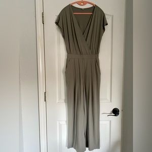 UNIQLO Women’s wide leg jumper with pockets